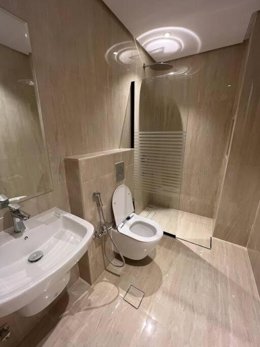 Modern 3 Bedroom Flat Apartment